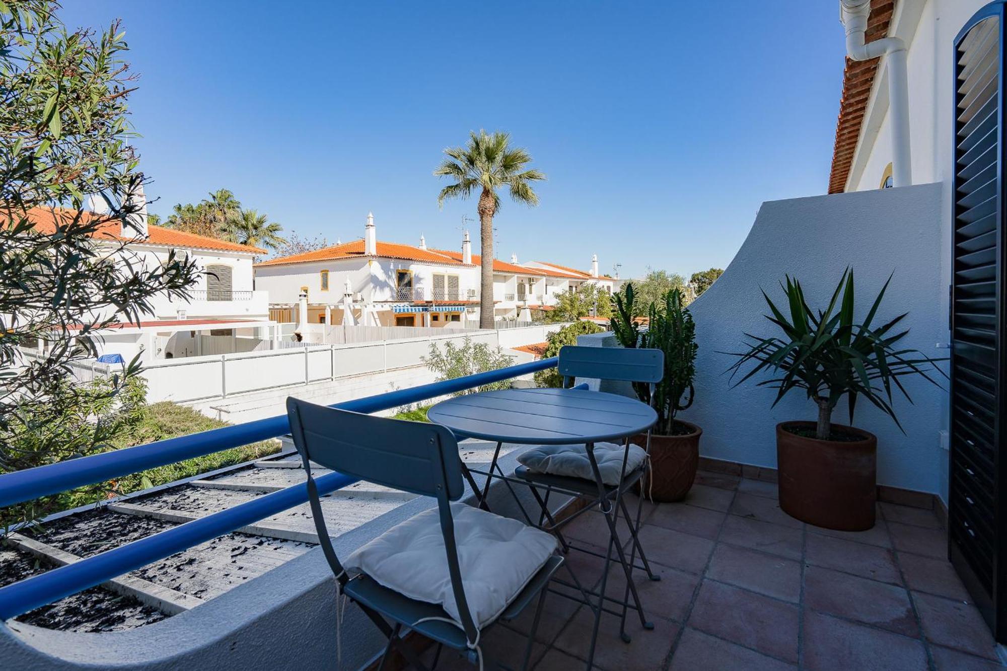 Vila Ramalhete W/ 3 Bdr & Balcony By Lovelystay アルチュラ エクステリア 写真